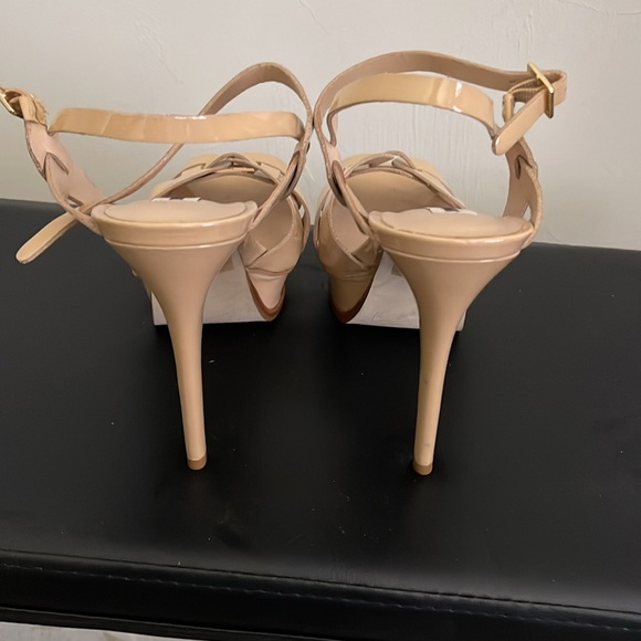 Steve Madden ~ Beige/Tan ~ Size 10 - Picture 2 of 6